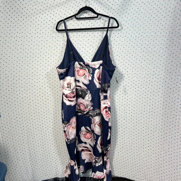 NWT Boohoo Plus Size Occasion Navy Floral Wrap Peplum Sleeveless Midi Dress - Picture 5 of 8